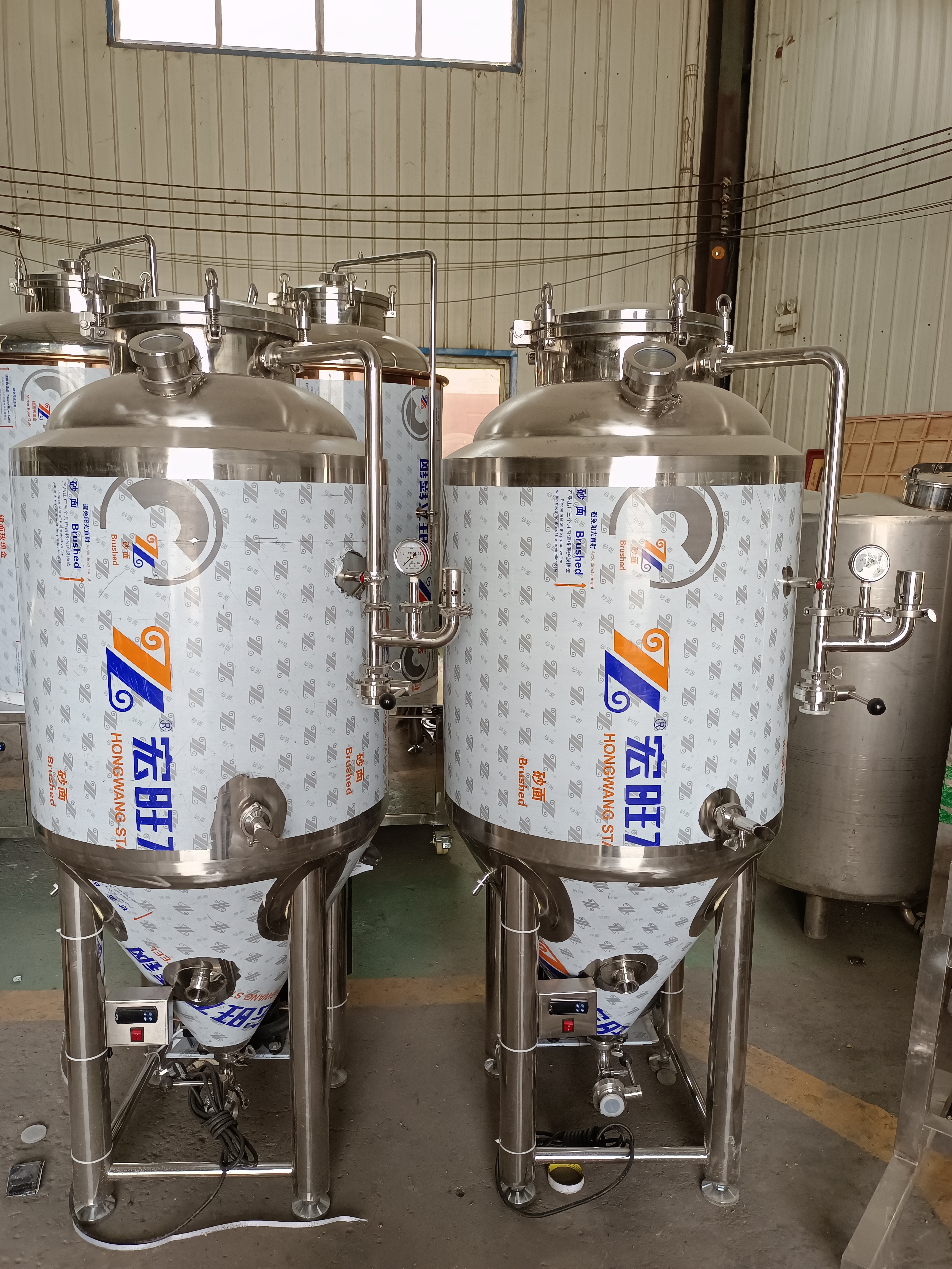 200升尖錐發酵罐.jpg